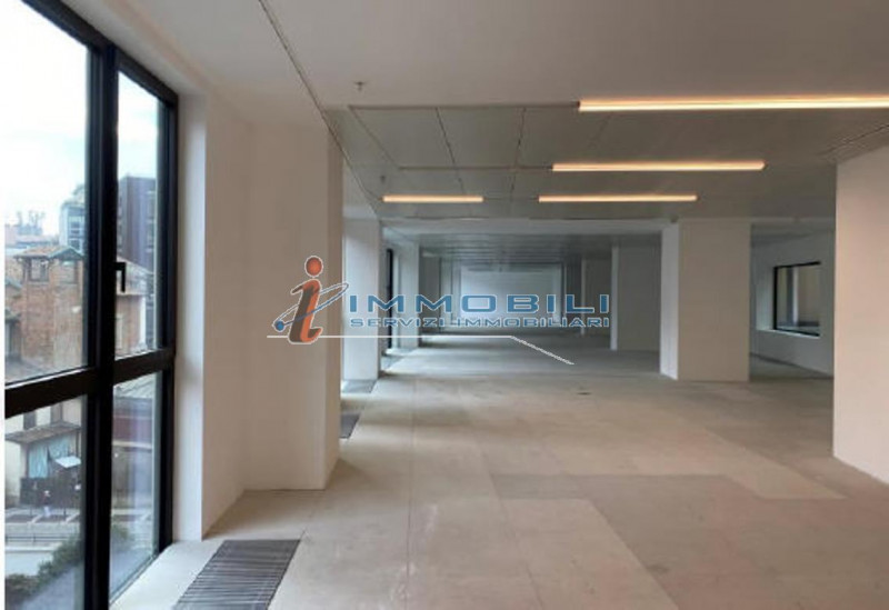 Immagine 10 di Ufficio in affitto  in CORSO VITTORIO EMANUELE II a Milano