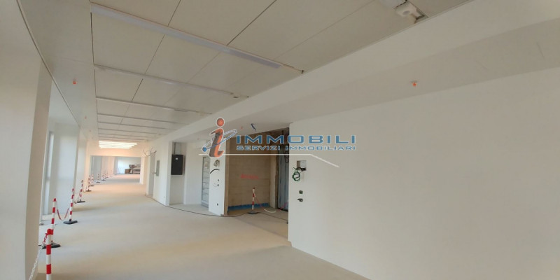 Immagine 11 di Ufficio in affitto  in CORSO VITTORIO EMANUELE II a Milano