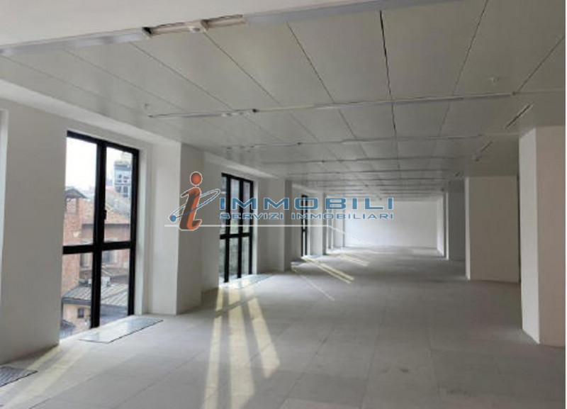 Immagine 12 di Ufficio in affitto  in CORSO VITTORIO EMANUELE II a Milano