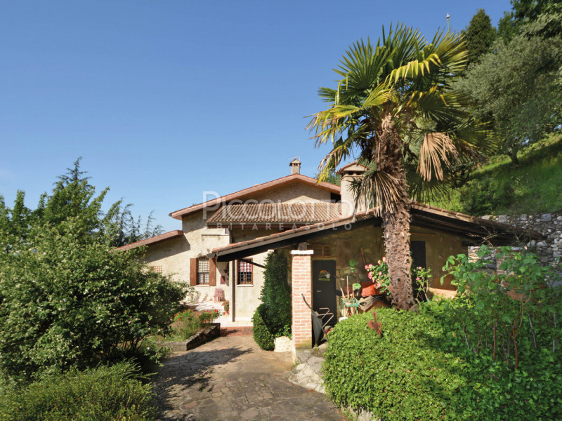 Immagine 4 di Villa in vendita  in via Foresto di Casonetto a Asolo