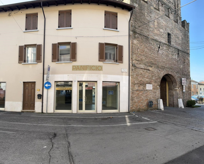 Immagine 11 di Negozio in vendita  in PIAZZA SAN SOLVESTRO, 2 a Calvisano