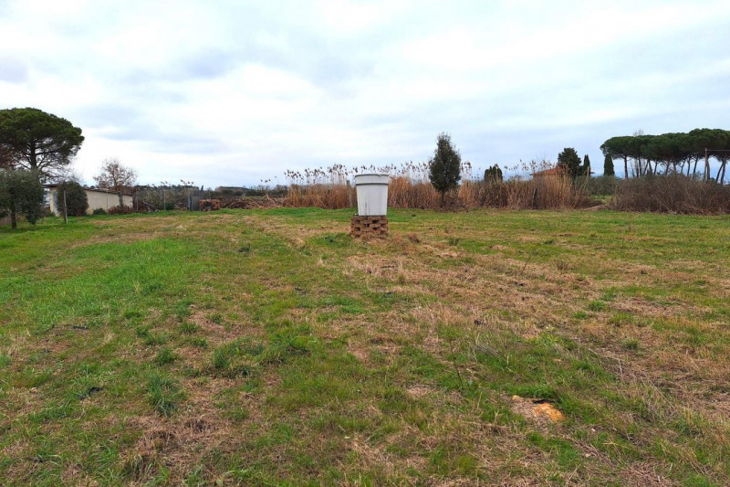 Immagine 4 di Negozio in vendita  in Loc. Sant'Eraclio, Via Cupa, N. snc a Foligno