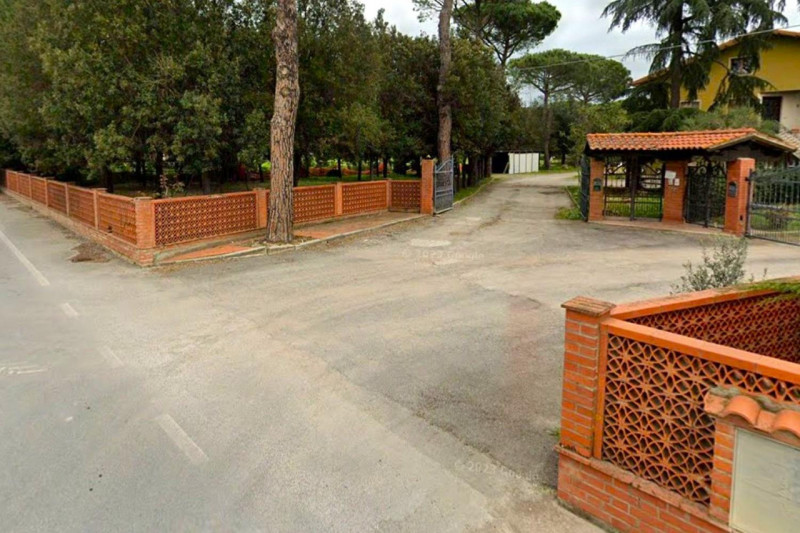 Immagine 10 di Negozio in vendita  in Loc. Sant'Eraclio, Via Cupa, N. snc a Foligno