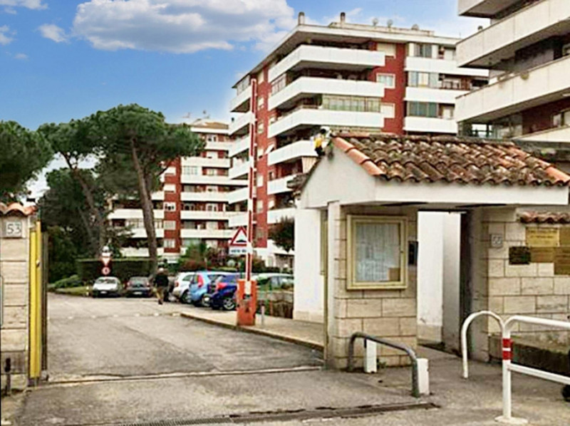 Immagine 10 di Posto auto in vendita  in Via di Casalotti, N. 53 a Roma