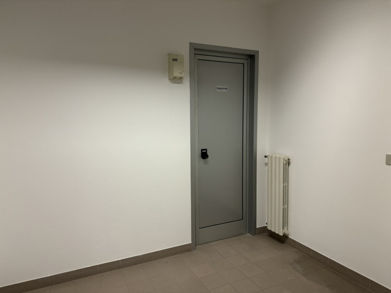 Immagine 4 di Ufficio in affitto  in VIA CALDEVIGO a Este
