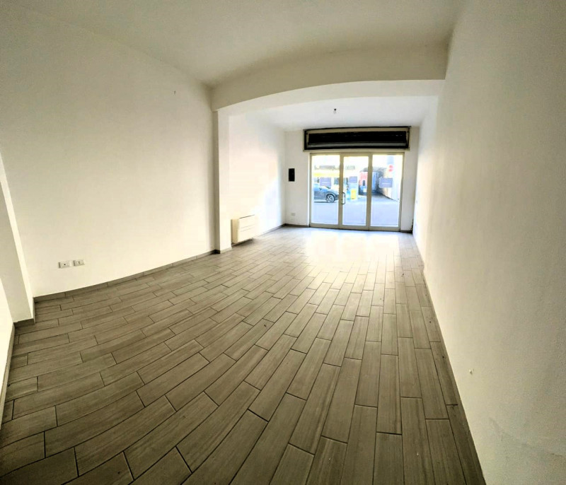 Immagine 7 di Negozio in vendita  in PIAZZA SAN SILVESTRO, 2 a Calvisano