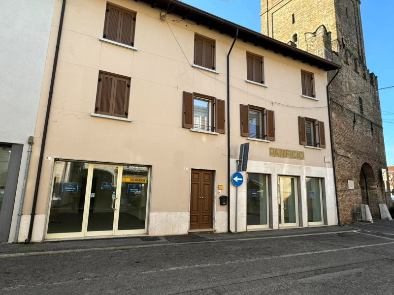 Immagine 10 di Negozio in vendita  in PIAZZA SAN SILVESTRO, 2 a Calvisano