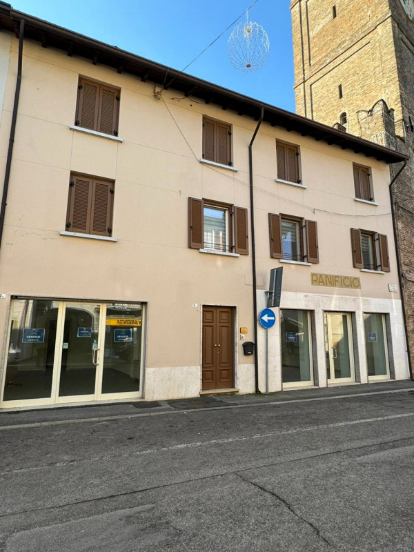 Immagine 18 di Negozio in vendita  in PIAZZA SAN SILVESTRO, 2 a Calvisano