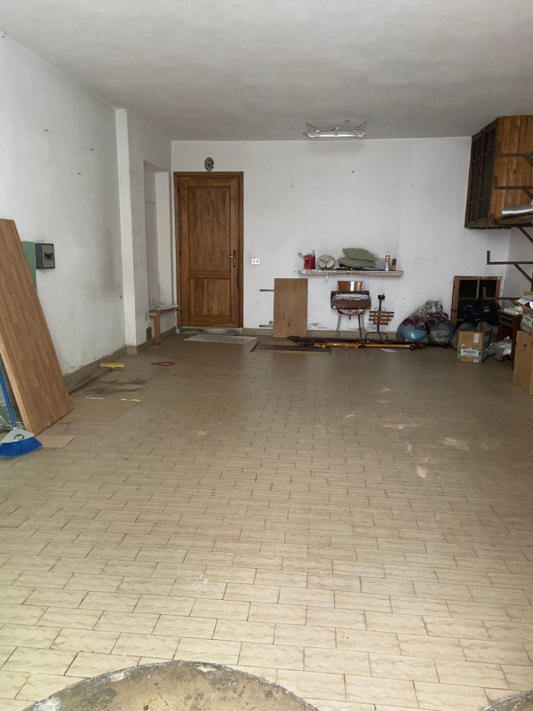 Immagine 2 di Garage in vendita  a Terranuova Bracciolini