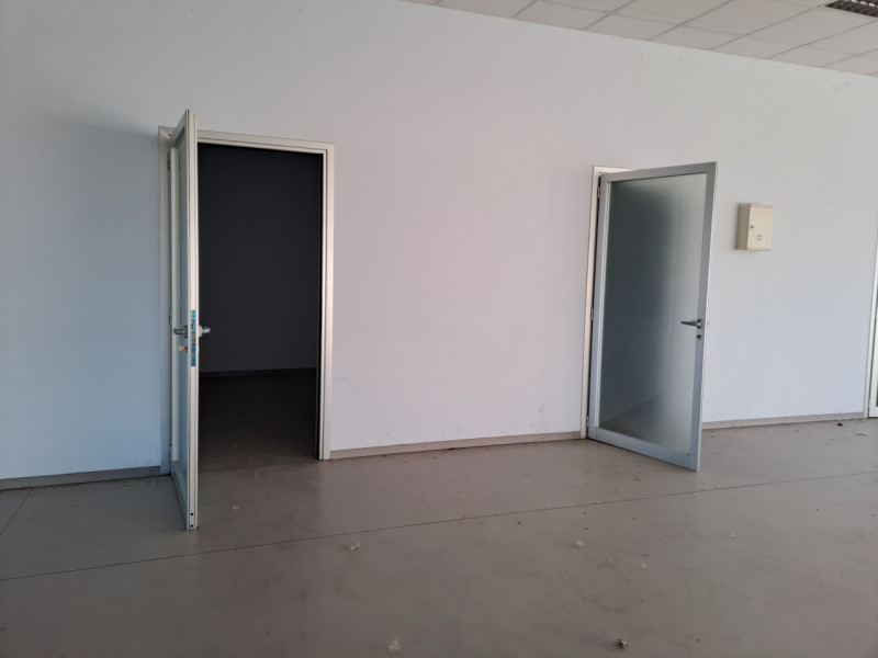 Immagine 5 di Laboratorio in vendita  a Arcugnano