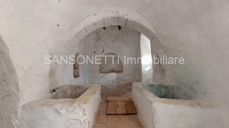 Immagine 16 di Rustico / casale in vendita  in JOGAJ a Ostuni