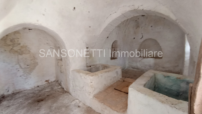 Immagine 21 di Rustico / casale in vendita  in JOGAJ a Ostuni