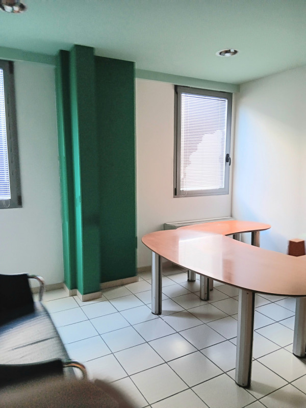 Immagine 1 di Ufficio in vendita  a Padova