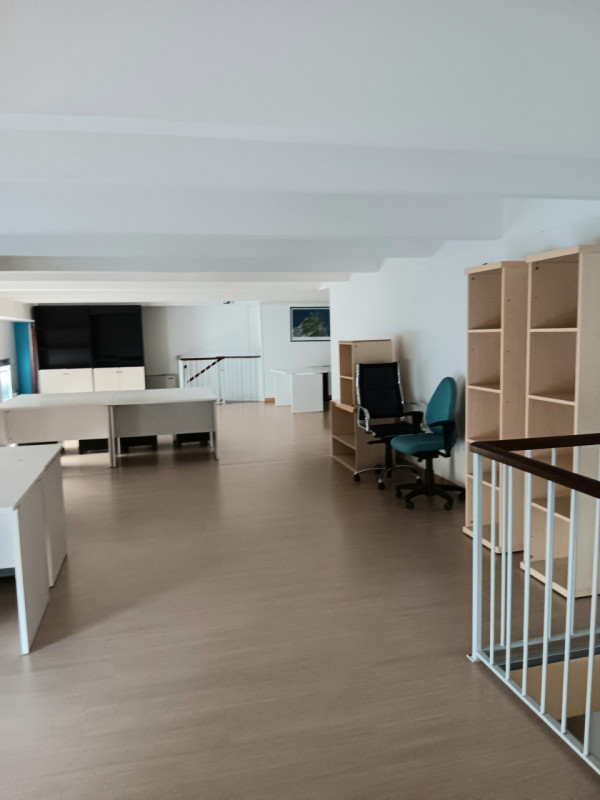 Immagine 5 di Ufficio in vendita  a Padova