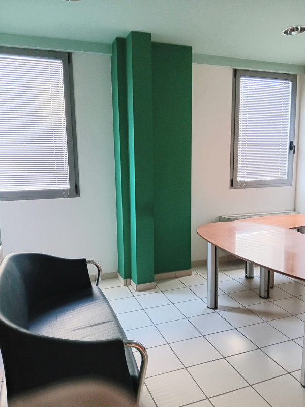 Immagine 9 di Ufficio in vendita  a Padova