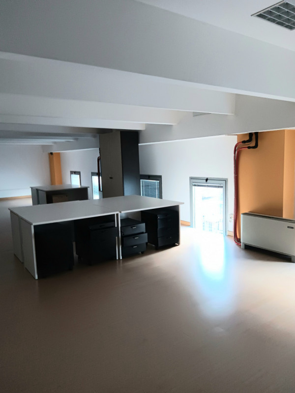 Immagine 12 di Ufficio in vendita  a Padova