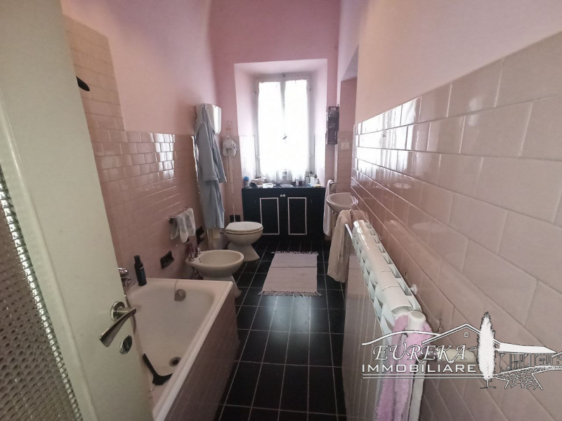 Immagine 16 di Appartamento in vendita  in via roma 152 a Castiglione Del Lago