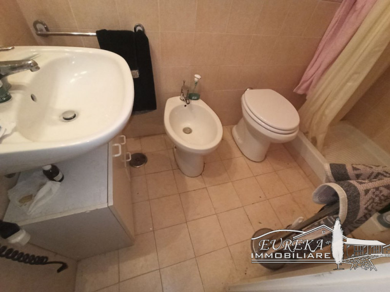 Immagine 25 di Appartamento in vendita  in via roma 152 a Castiglione Del Lago