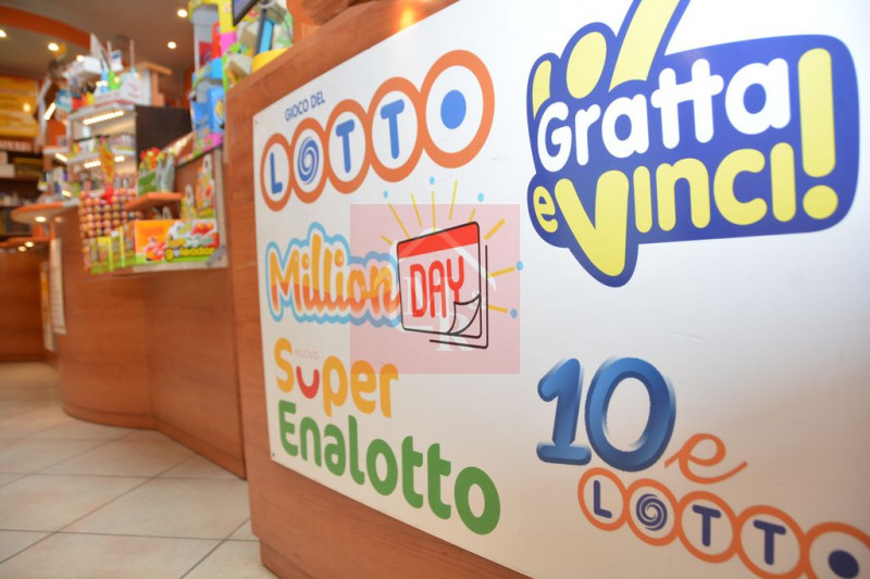 Immagine 14 di Attività commerciale in vendita  in VIA ROMA 14 a Cervignano Del Friuli