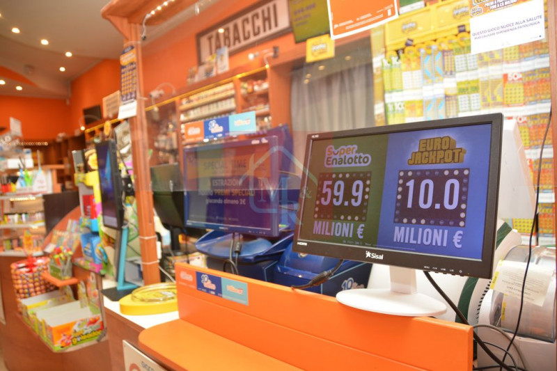 Immagine 15 di Attività commerciale in vendita  in VIA ROMA 14 a Cervignano Del Friuli