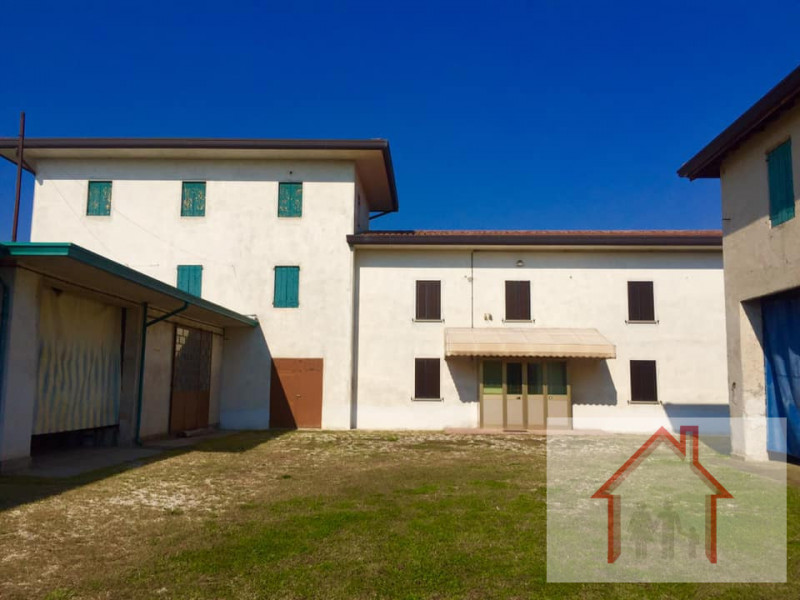 Immagine 2 di Rustico / casale in vendita  a Nervesa Della Battaglia