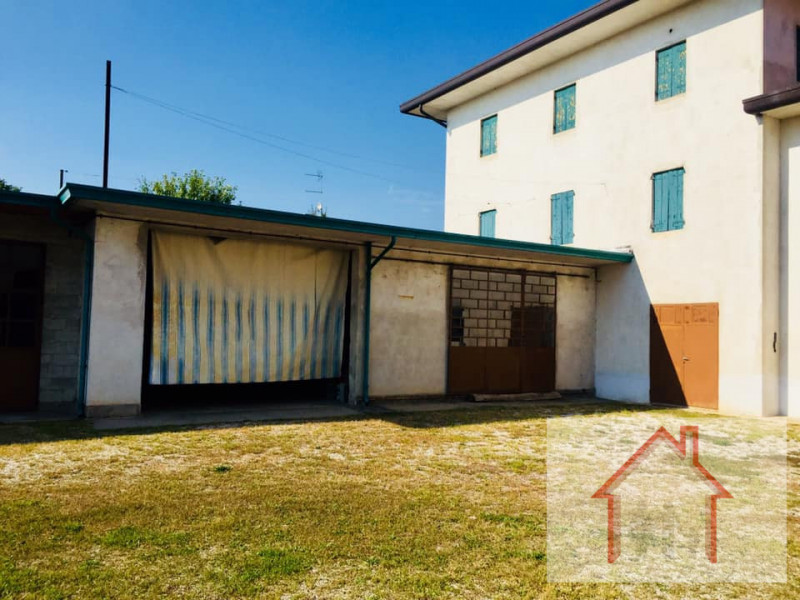 Immagine 5 di Rustico / casale in vendita  a Nervesa Della Battaglia