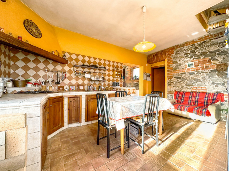 Immagine 9 di Casa indipendente in vendita  in Cascina Lama a Lenta