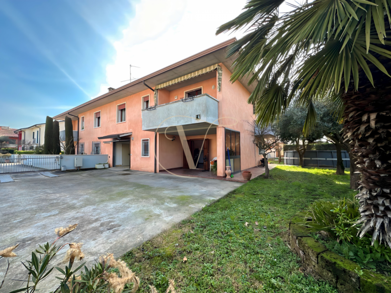 Immagine 2 di Casa bifamiliare in vendita  in Via Monte Grappa 14 a Montegaldella