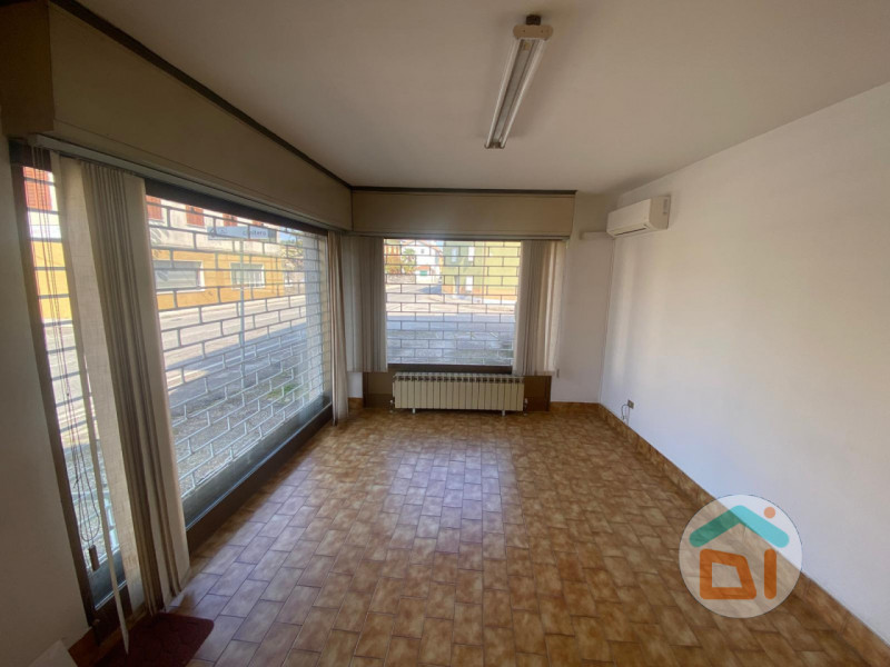 Immagine 4 di Attività commerciale in vendita  in Viale Venezia Giulia a Cormons