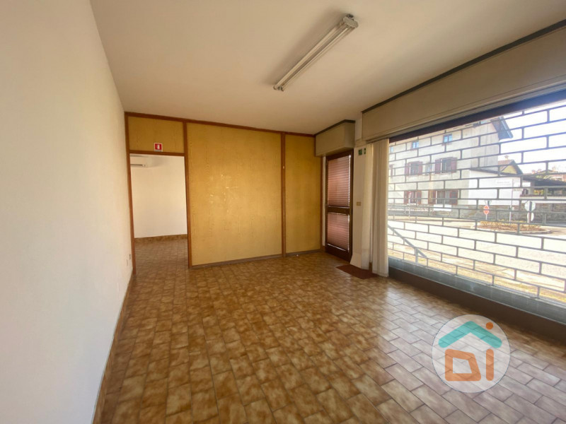 Immagine 6 di Attività commerciale in vendita  in Viale Venezia Giulia a Cormons