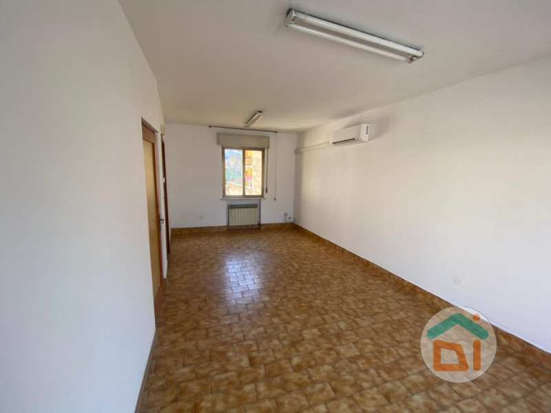 Immagine 12 di Attività commerciale in vendita  in Viale Venezia Giulia a Cormons