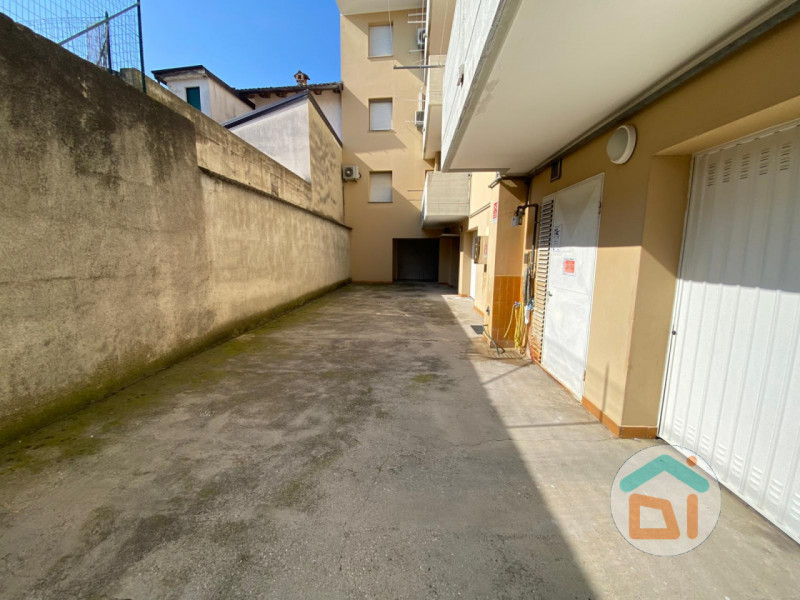 Immagine 18 di Attività commerciale in vendita  in Viale Venezia Giulia a Cormons