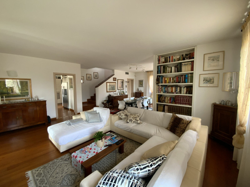 Immagine 3 di Villa in vendita  in PIAZZA LIBERAZIONE a Vo