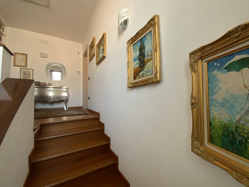 Immagine 7 di Villa in vendita  in PIAZZA LIBERAZIONE a Vo