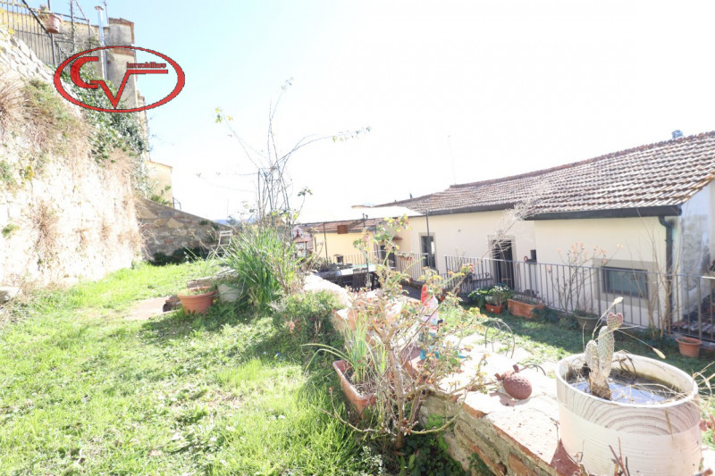 Immagine 2 di Villetta a schiera in vendita  in Via Roma a Bucine