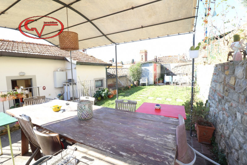 Immagine 5 di Villetta a schiera in vendita  in Via Roma a Bucine