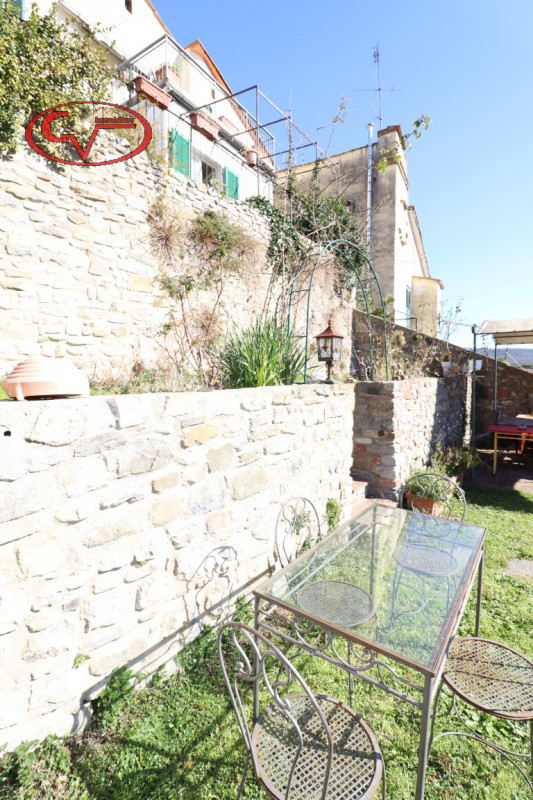 Immagine 38 di Villetta a schiera in vendita  in Via Roma a Bucine