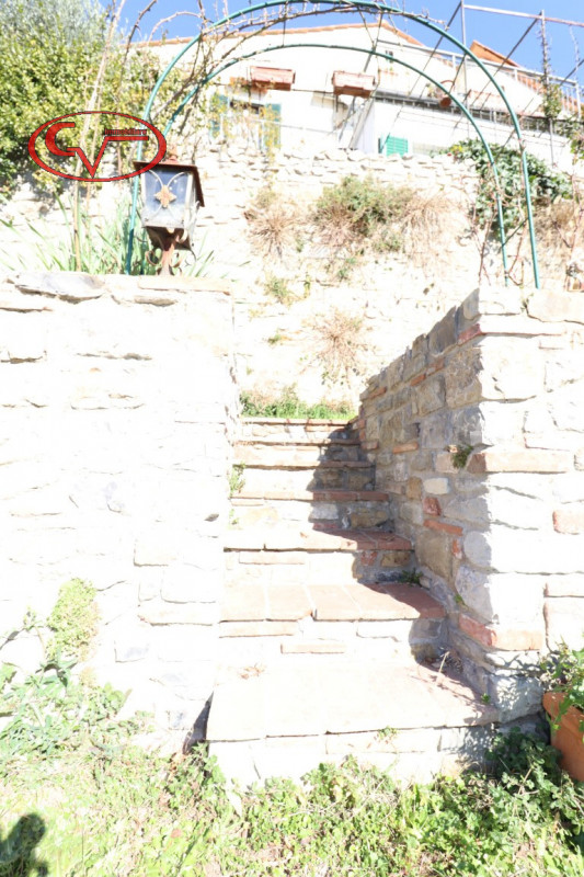 Immagine 39 di Villetta a schiera in vendita  in Via Roma a Bucine