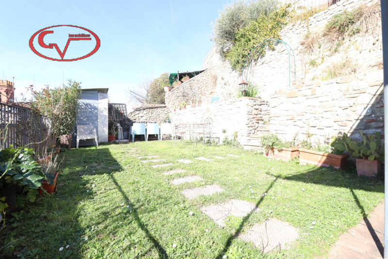 Immagine 45 di Villetta a schiera in vendita  in Via Roma a Bucine