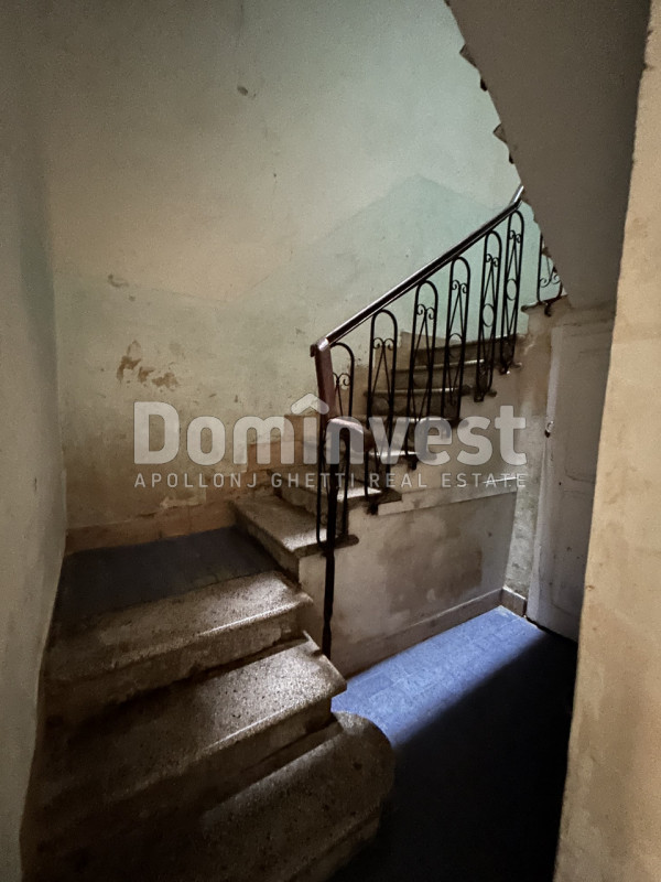 Immagine 12 di Palazzo in vendita  in Via Farini a Orbetello