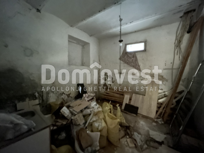 Immagine 13 di Palazzo in vendita  in Via Farini a Orbetello