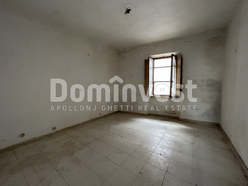 Immagine 18 di Palazzo in vendita  in Via Farini a Orbetello