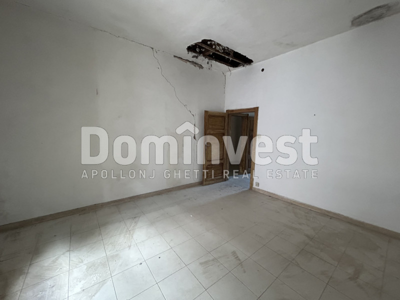 Immagine 19 di Palazzo in vendita  in Via Farini a Orbetello