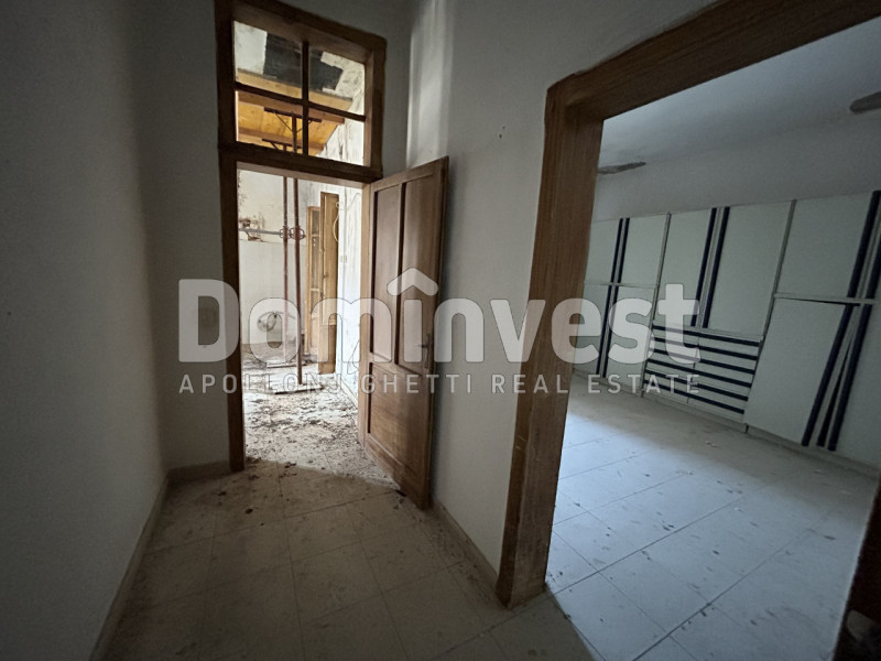 Immagine 28 di Palazzo in vendita  in Via Farini a Orbetello