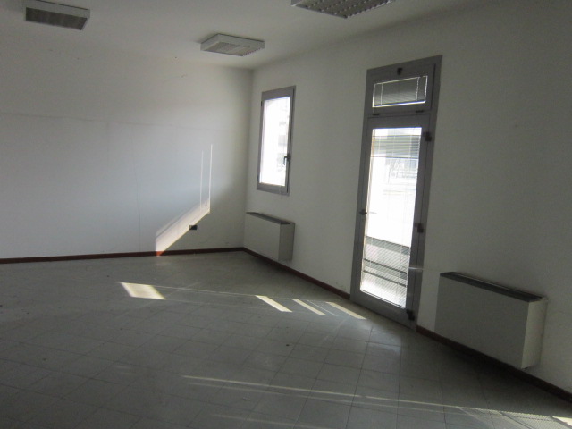 Immagine 7 di Ufficio in vendita  a Asola