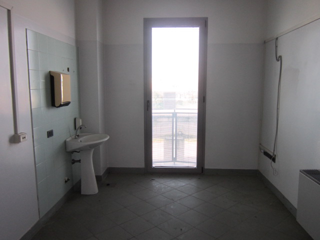 Immagine 11 di Ufficio in vendita  a Asola