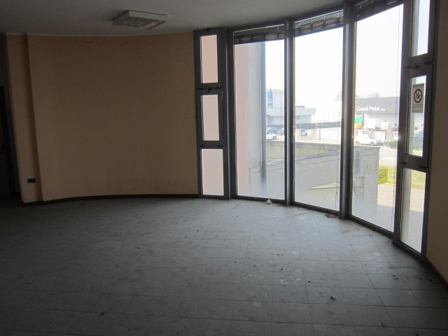 Immagine 17 di Ufficio in vendita  a Asola