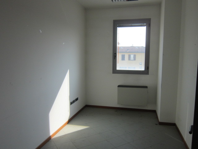 Immagine 19 di Ufficio in vendita  a Asola