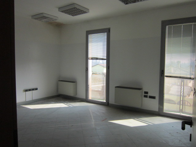 Immagine 24 di Ufficio in vendita  a Asola