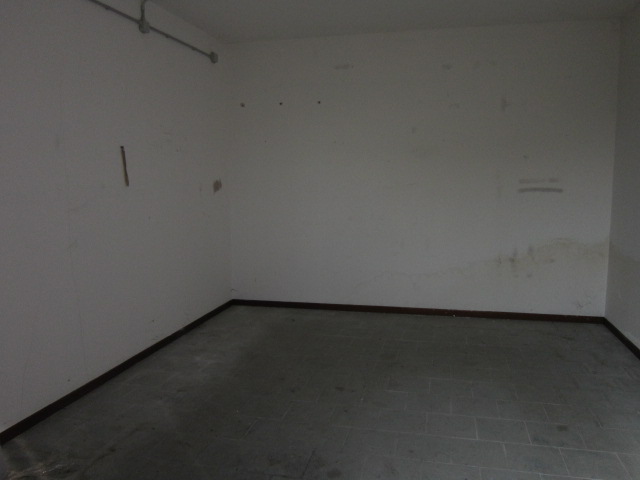 Immagine 31 di Ufficio in vendita  a Asola